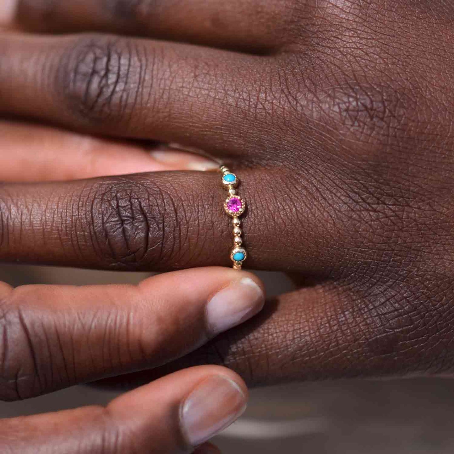Bague fine Mélissa, Saphir rose & Turquoises